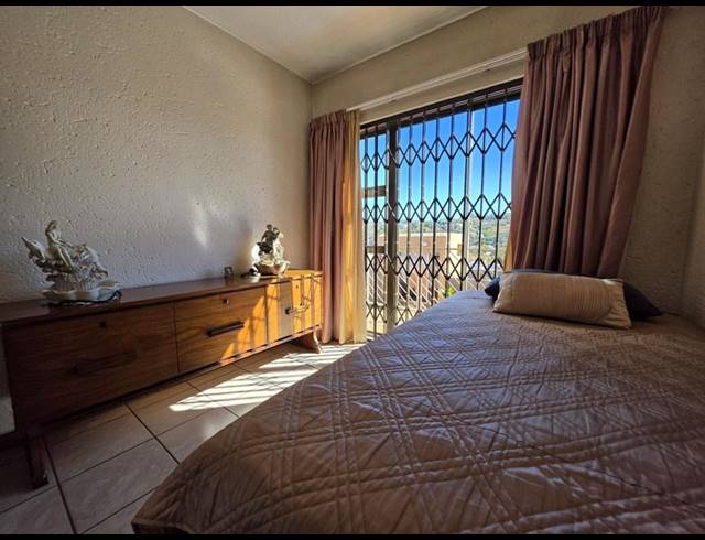4 BEDROOM HOUSE FOR SALE IN BASSONIA
